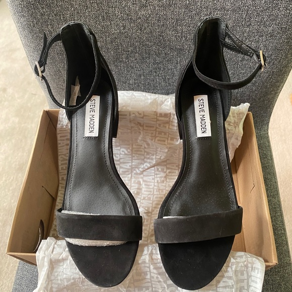 STEVE MADDEN Black Suede Block Heel Sandals 8 Wide - Picture 6 of 9